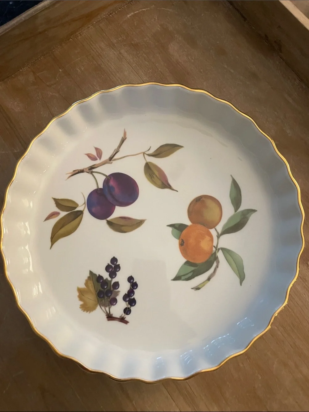 Royal Worcester White Porcelain Fruit tart  Plates with Gold Trim